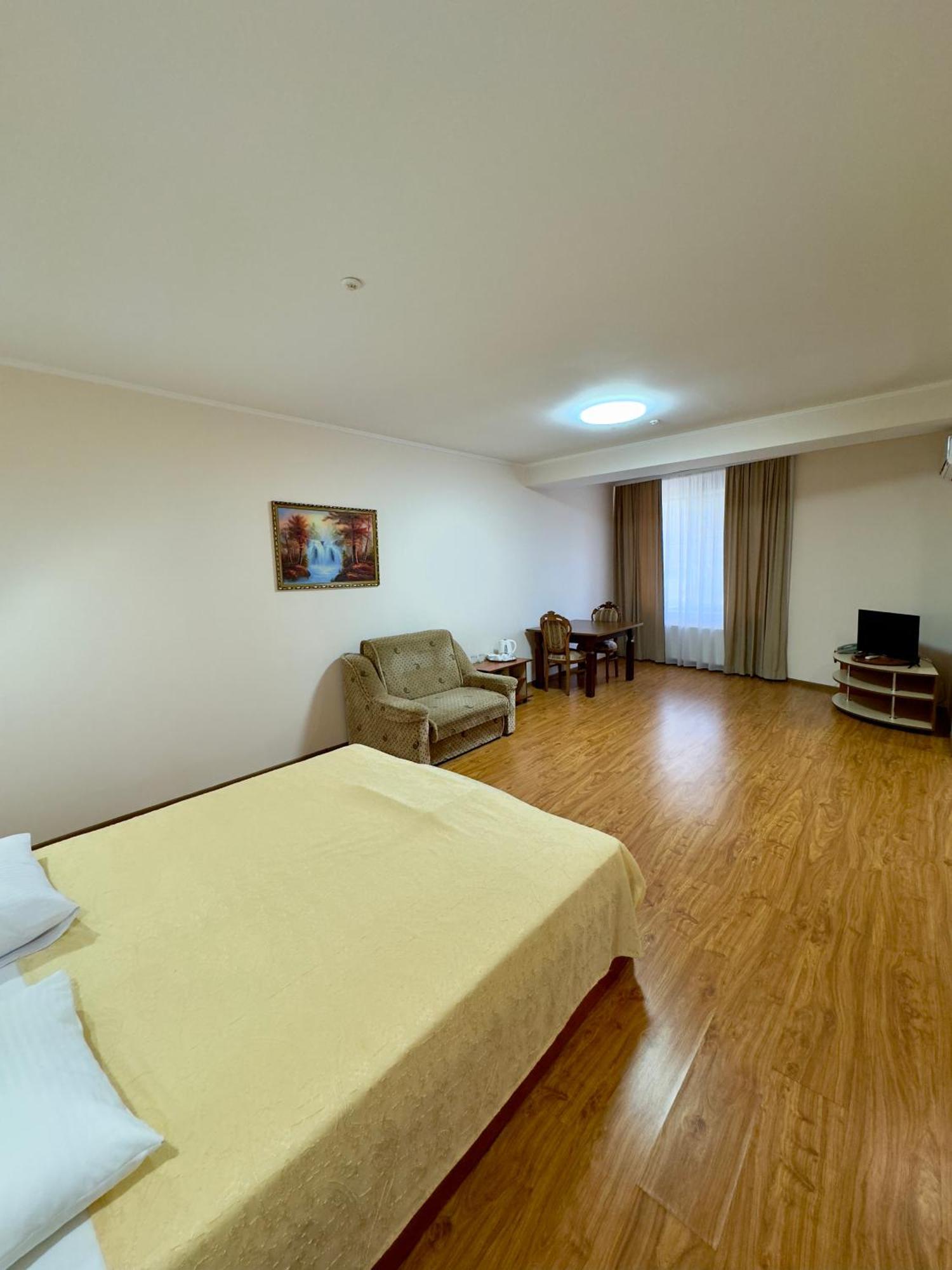 Villa Arus Кишинев Екстериор снимка